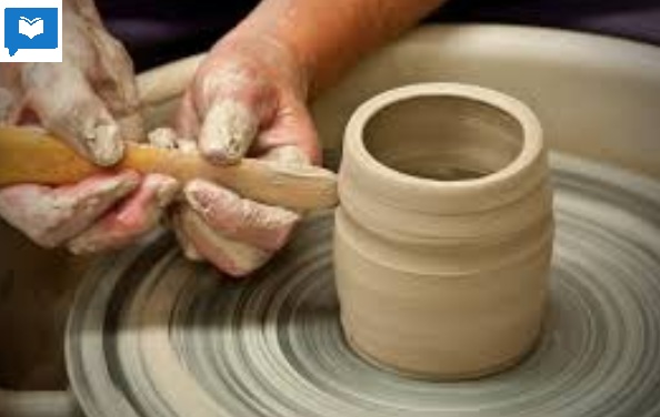 <p>Which material is used in making flower vessels?</p>